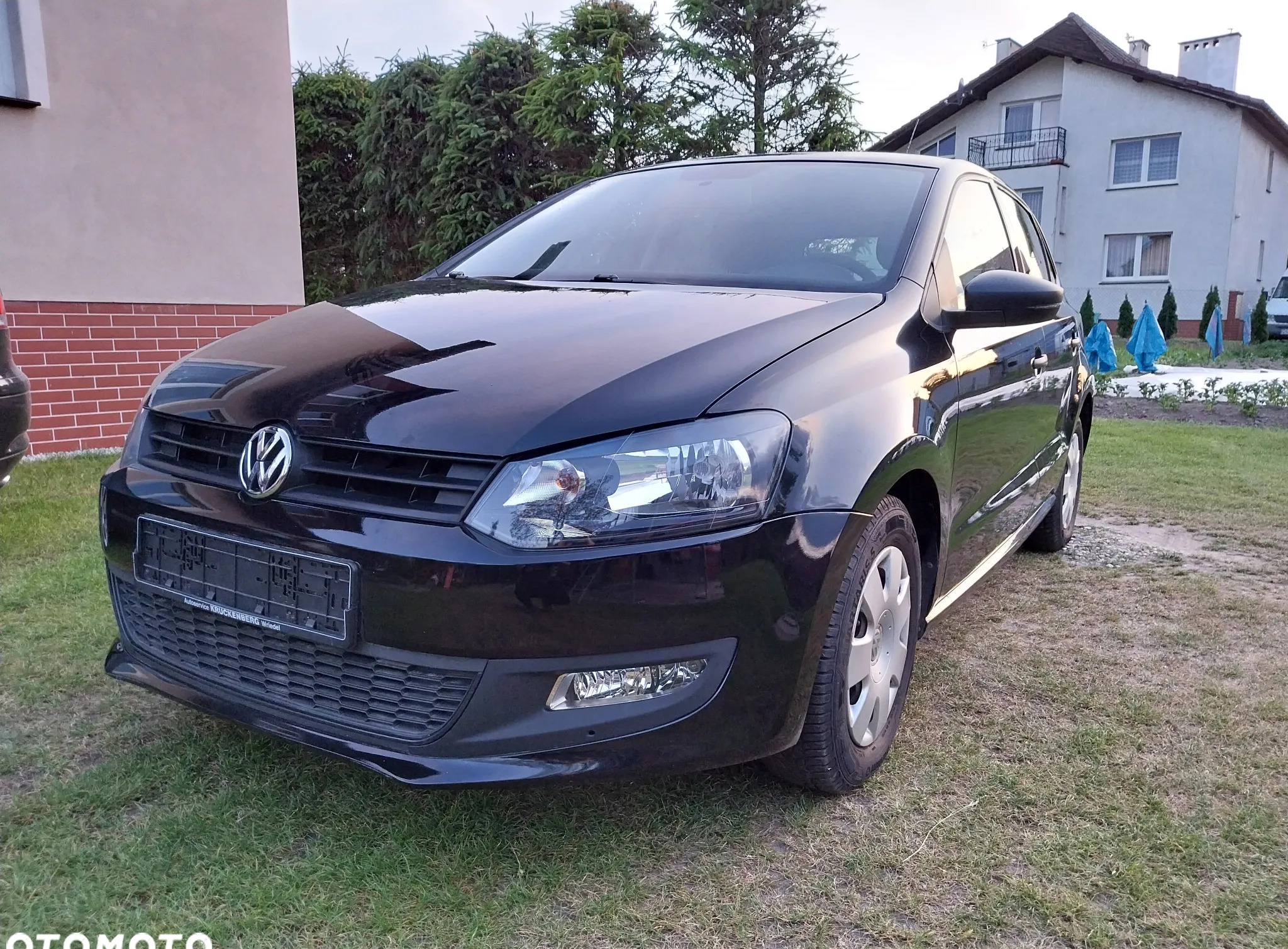 Volkswagen Polo cena 17200 przebieg: 175000, rok produkcji 2010 z Zielonka małe 172